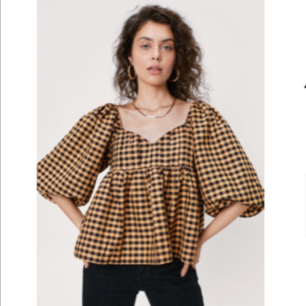 🍂 NWT NastyGal Gingham Puff-Sleeve Top